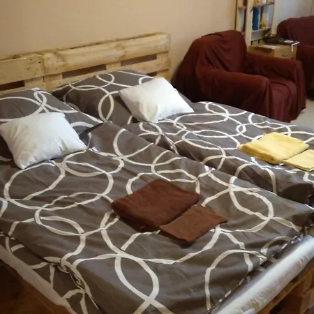 Gesztenyés Apartman Miskolc Exterior foto